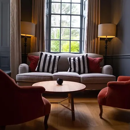 Hall 4* Fowey