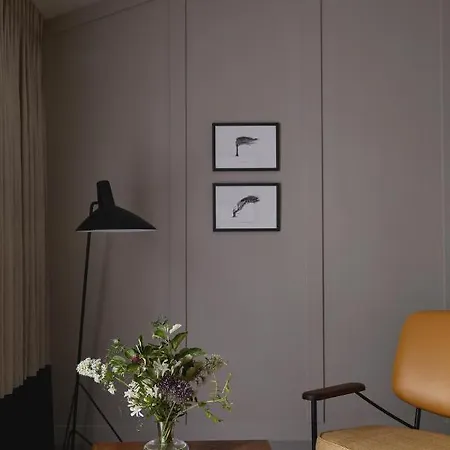 Hall Hotel